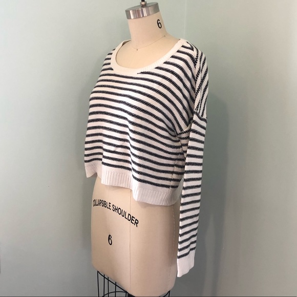 LIMITED TIME DISCOUNTED SHIPPING! H&M Black and White Stripe Crop Knit Sweater - Picture 4 of 16